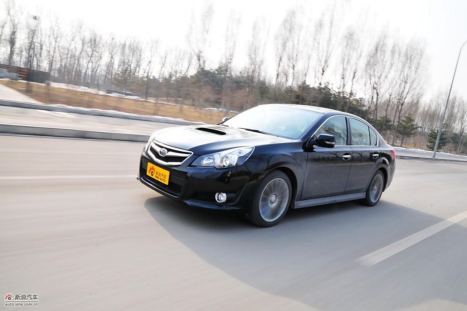 2010款新力狮2.5GT豪华版动态实拍