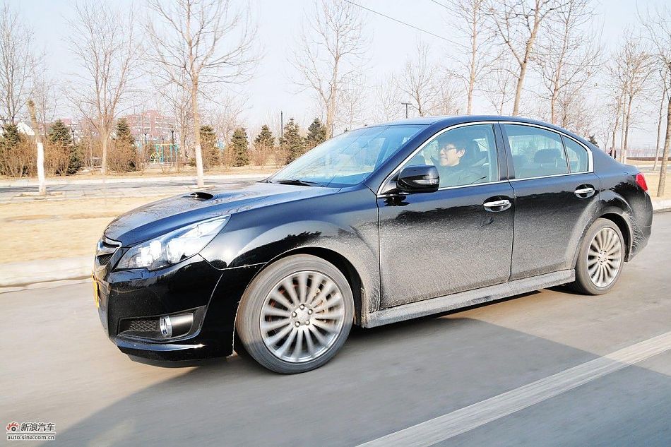 2010款新力狮2.5GT豪华版动态实拍