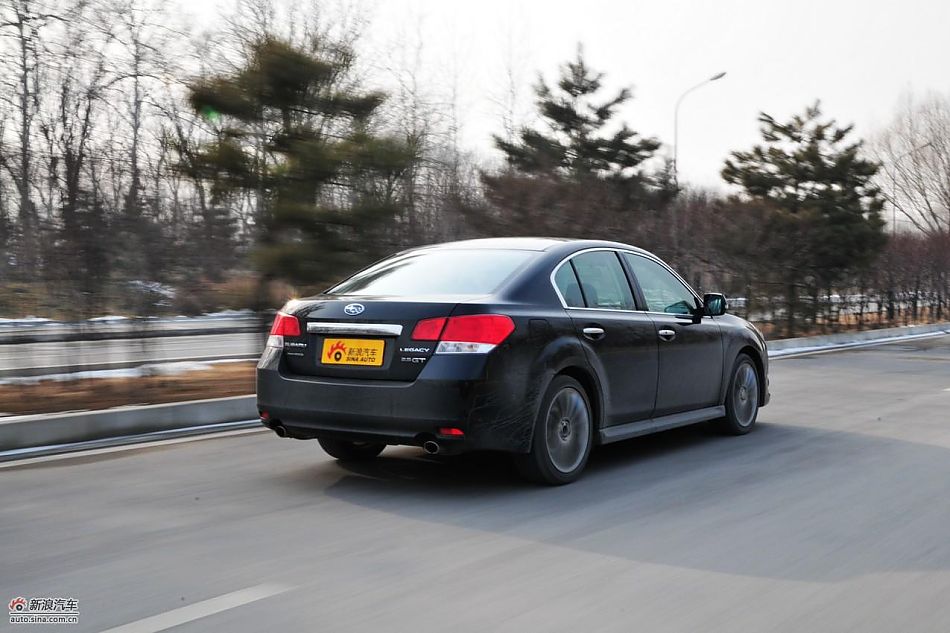 2010款新力狮2.5GT豪华版动态实拍