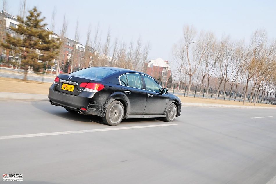 2010款新力狮2.5GT豪华版动态实拍