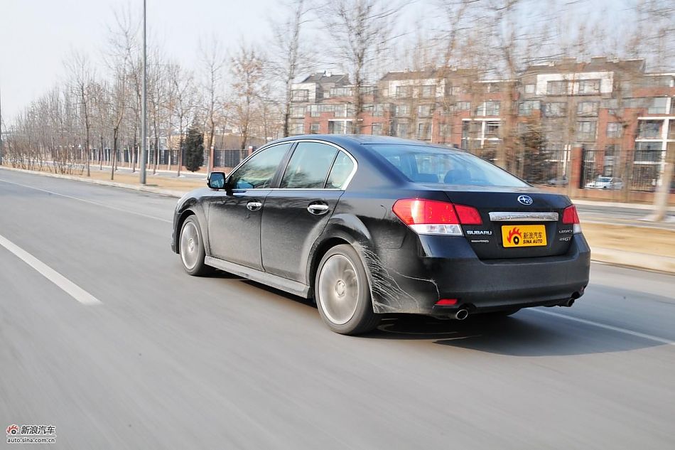 2010款新力狮2.5GT豪华版动态实拍