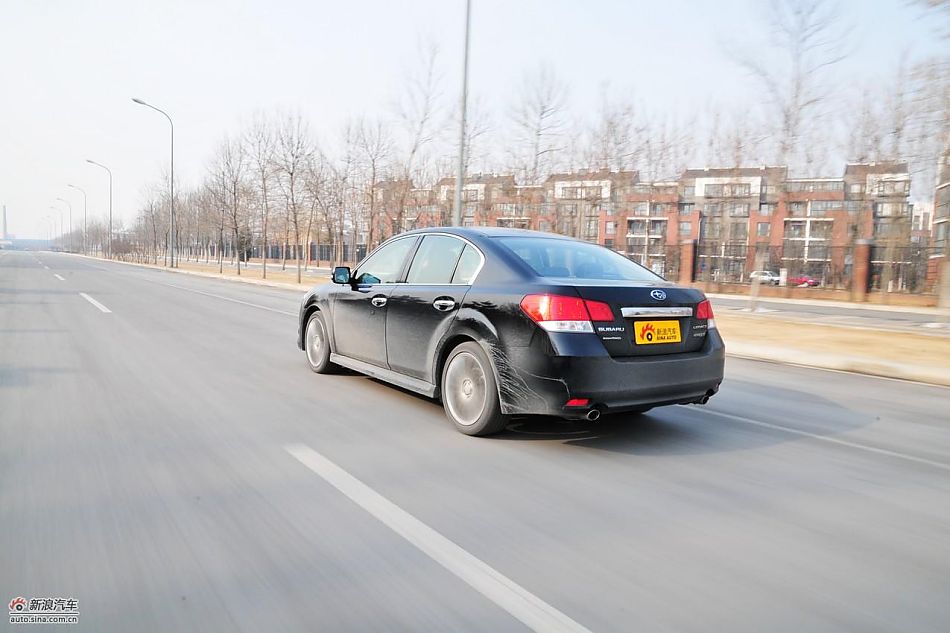 2010款新力狮2.5GT豪华版动态实拍