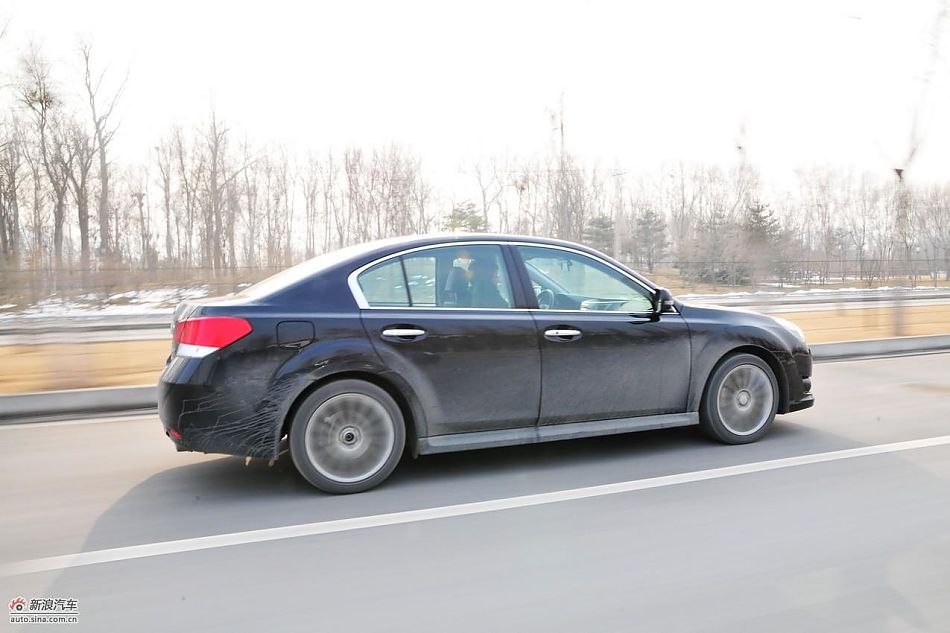 2010款新力狮2.5GT豪华版动态实拍