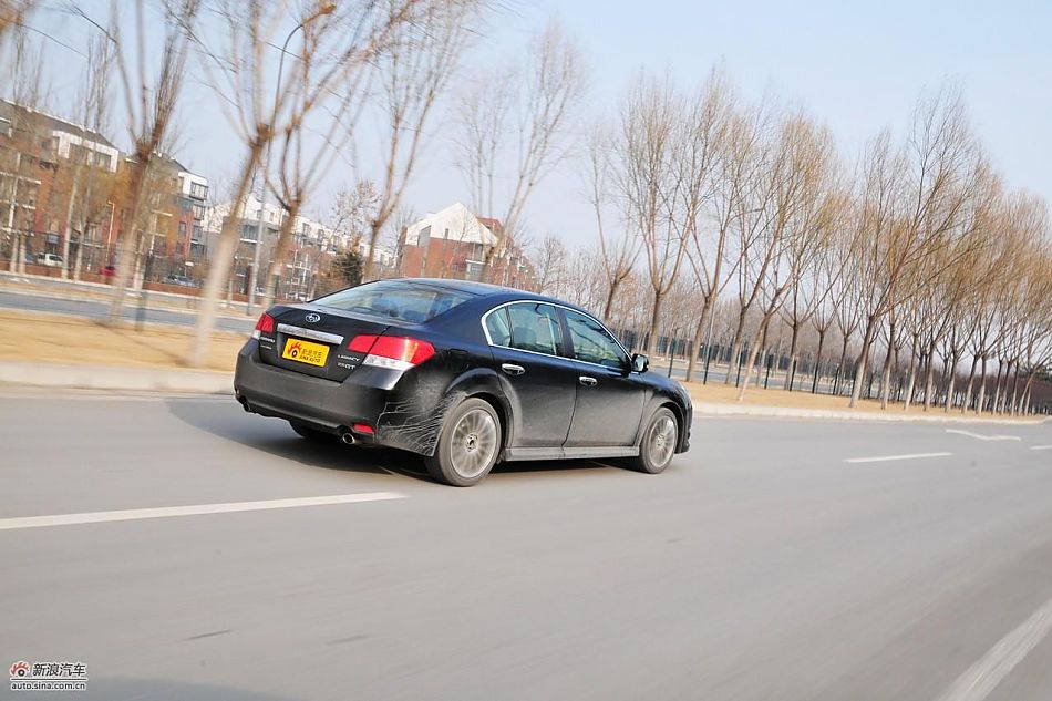 2010款新力狮2.5GT豪华版动态实拍