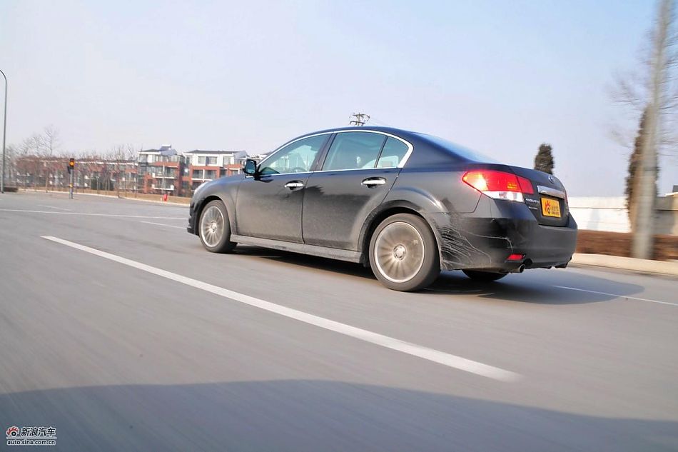 2010款新力狮2.5GT豪华版动态实拍