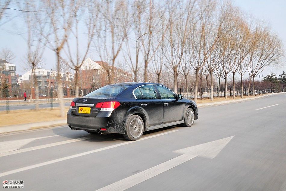 2010款新力狮2.5GT豪华版动态实拍