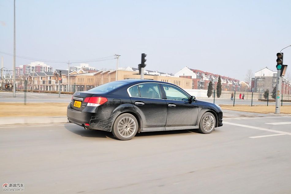 2010款新力狮2.5GT豪华版动态实拍