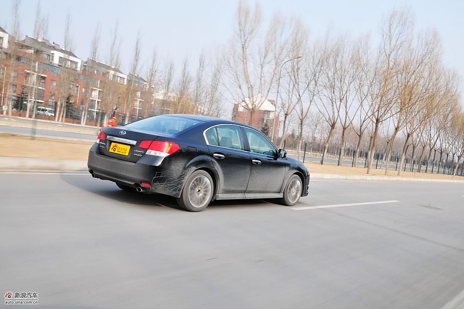 2010款新力狮2.5GT豪华版动态实拍