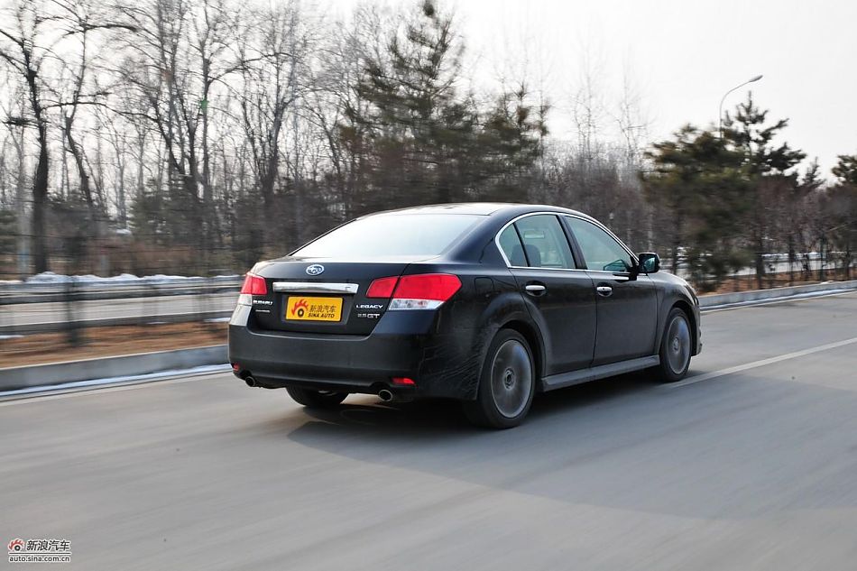 2010款新力狮2.5GT豪华版动态实拍