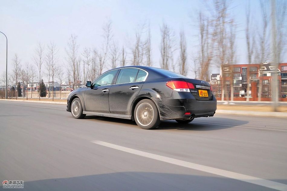 2010款新力狮2.5GT豪华版动态实拍