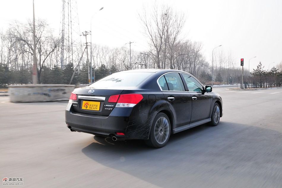 2010款新力狮2.5GT豪华版动态实拍