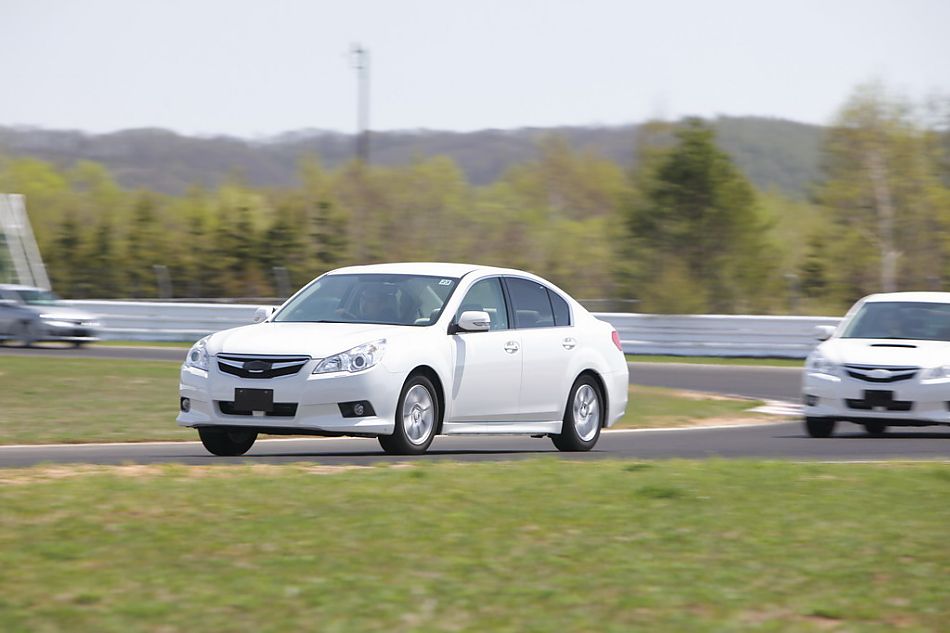 试驾斯巴鲁新力狮