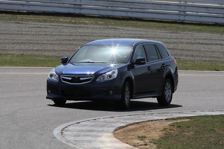 试驾斯巴鲁新力狮