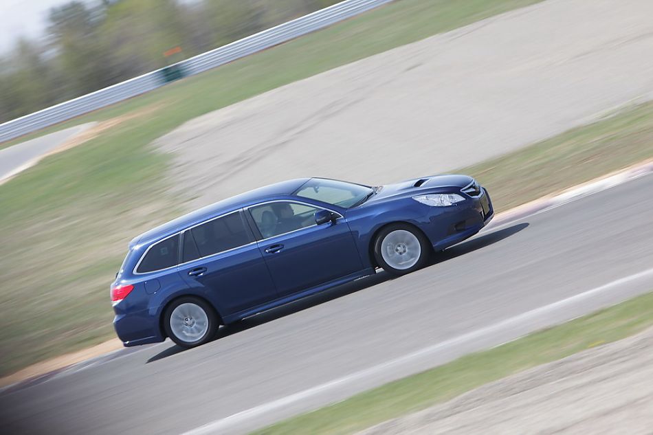 试驾斯巴鲁新力狮