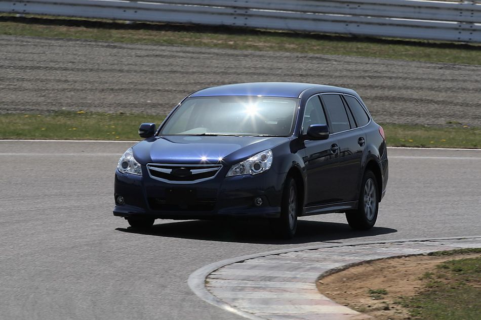 试驾斯巴鲁新力狮