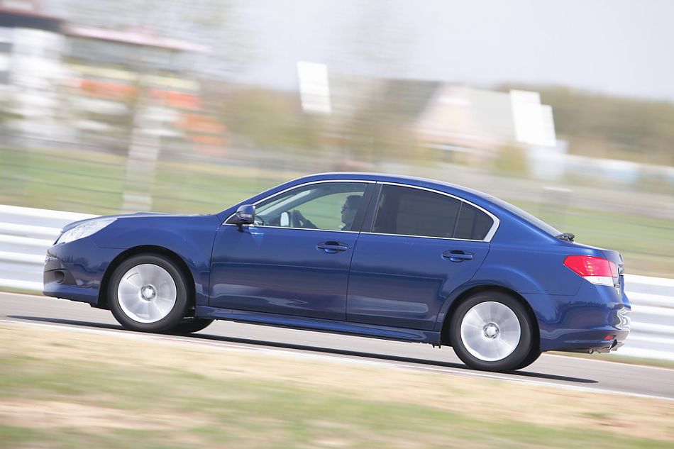 试驾斯巴鲁新力狮