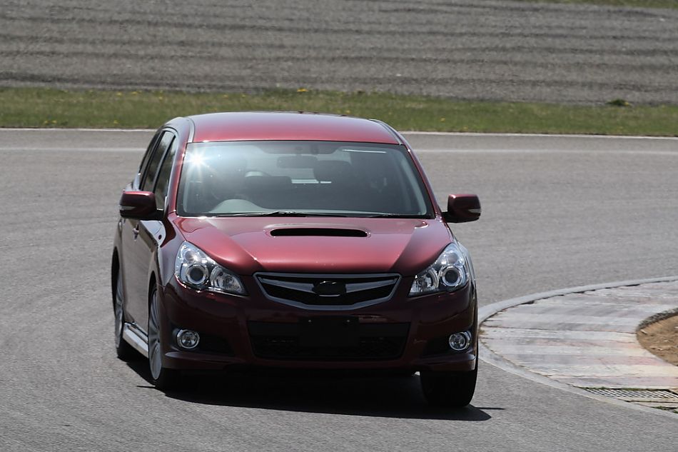 试驾斯巴鲁新力狮