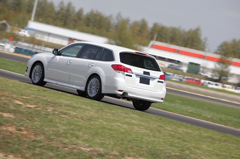 试驾斯巴鲁新力狮