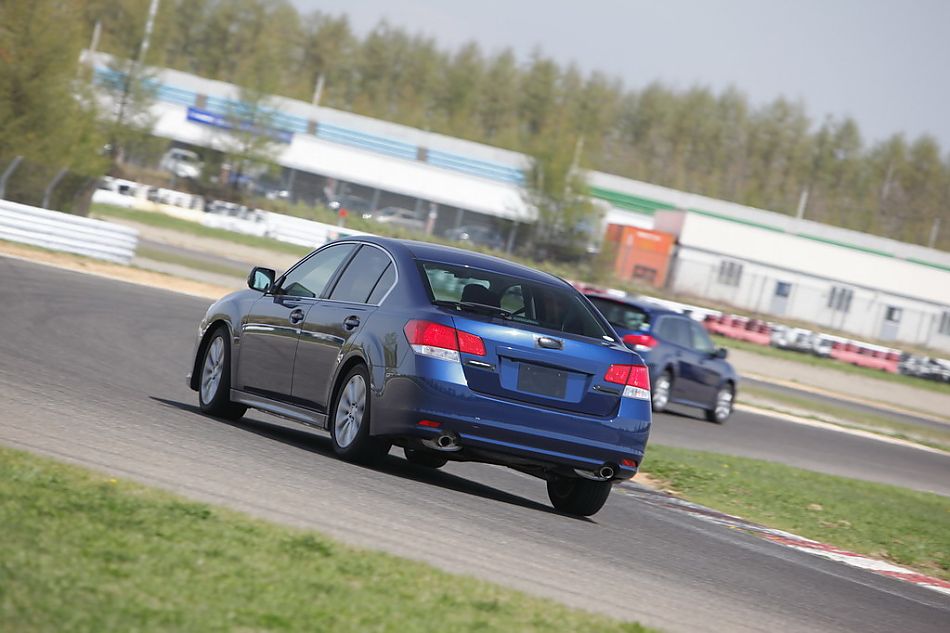 试驾斯巴鲁新力狮