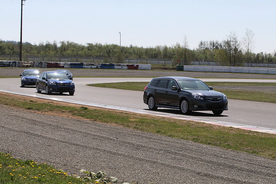 试驾斯巴鲁新力狮