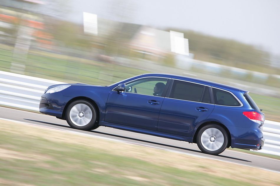 试驾斯巴鲁新力狮