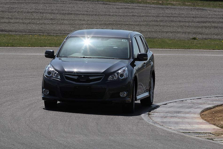 试驾斯巴鲁新力狮