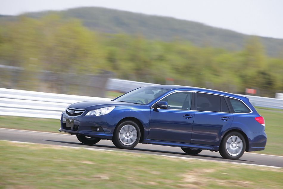 试驾斯巴鲁新力狮