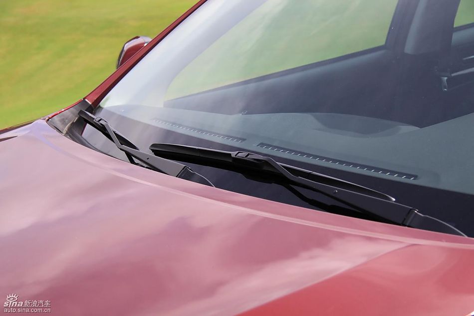 斯巴鲁新力狮外观实拍图