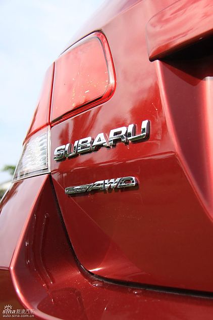 斯巴鲁新力狮外观实拍图