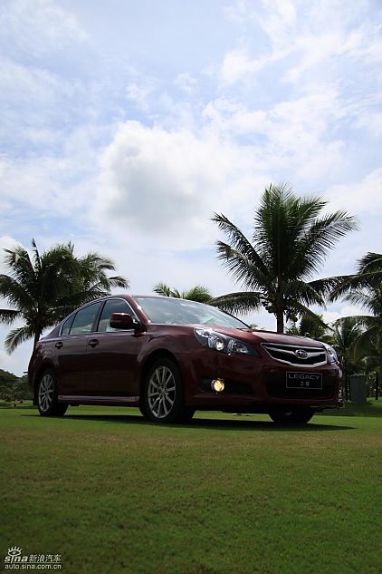 斯巴鲁新力狮外观实拍图