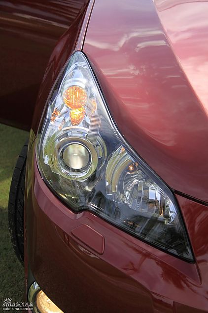 斯巴鲁新力狮外观实拍图