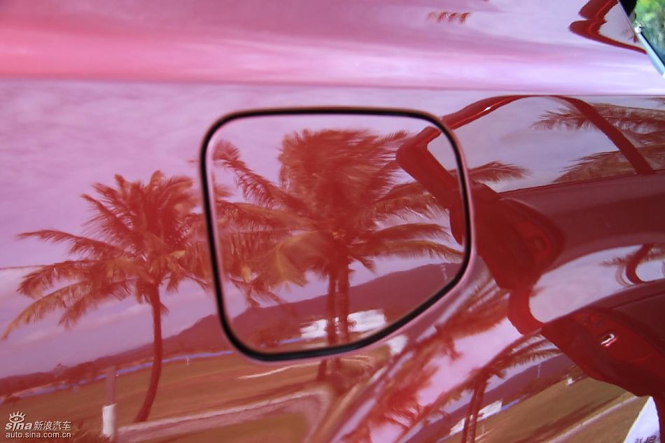 斯巴鲁新力狮外观实拍图