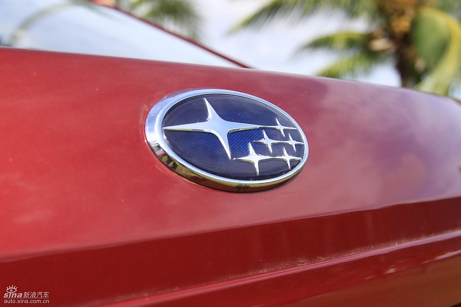 斯巴鲁新力狮外观实拍图
