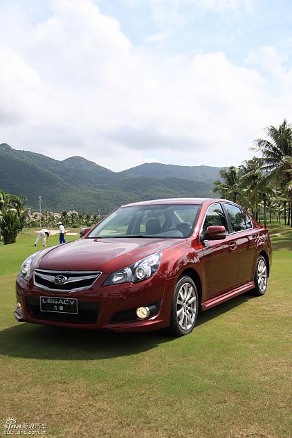 斯巴鲁新力狮外观实拍图