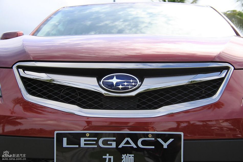 斯巴鲁新力狮外观实拍图