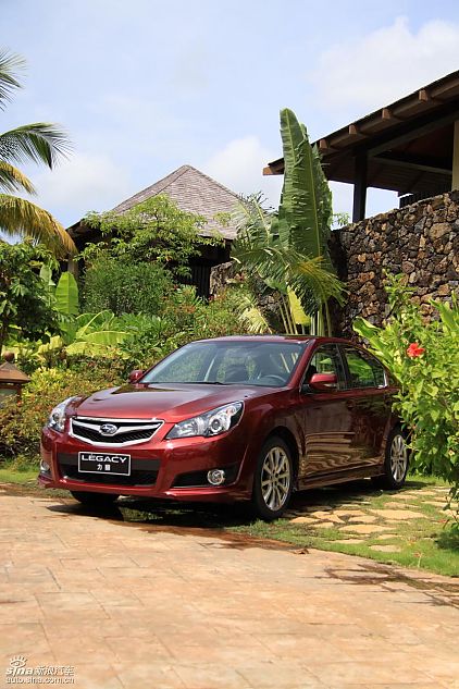 斯巴鲁新力狮外观实拍图