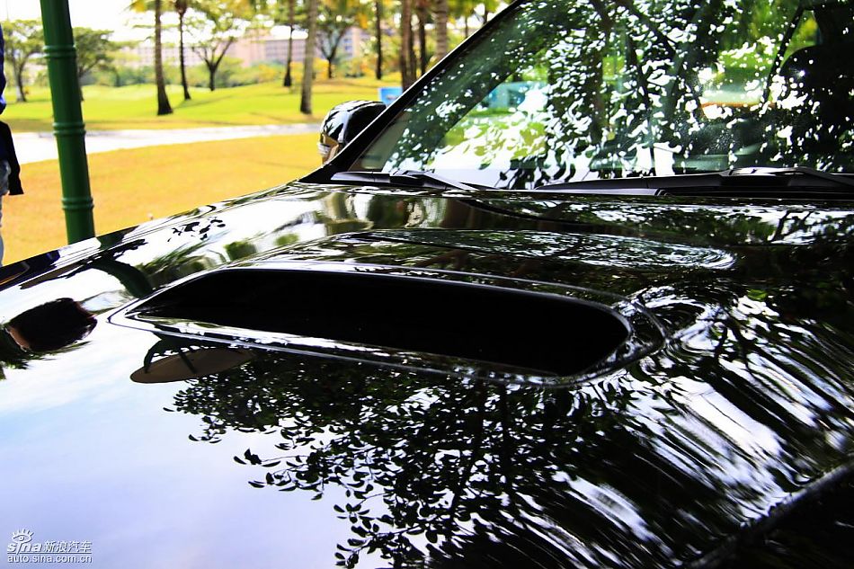 斯巴鲁新力狮外观实拍图