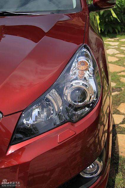 斯巴鲁新力狮外观实拍图