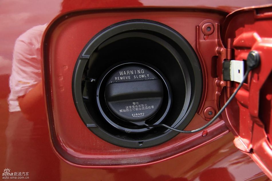 斯巴鲁新力狮外观实拍图