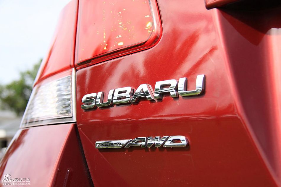 斯巴鲁新力狮外观实拍图