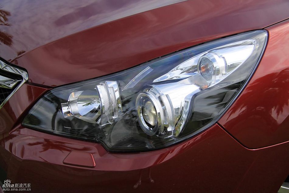 斯巴鲁新力狮外观实拍图