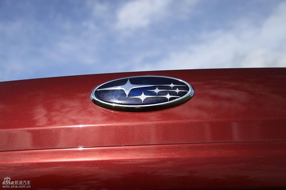 斯巴鲁新力狮外观实拍图