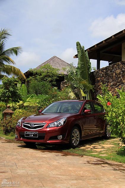 斯巴鲁新力狮外观实拍图