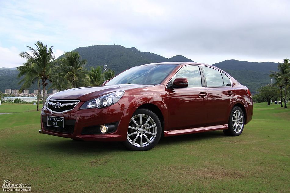 斯巴鲁新力狮外观实拍图