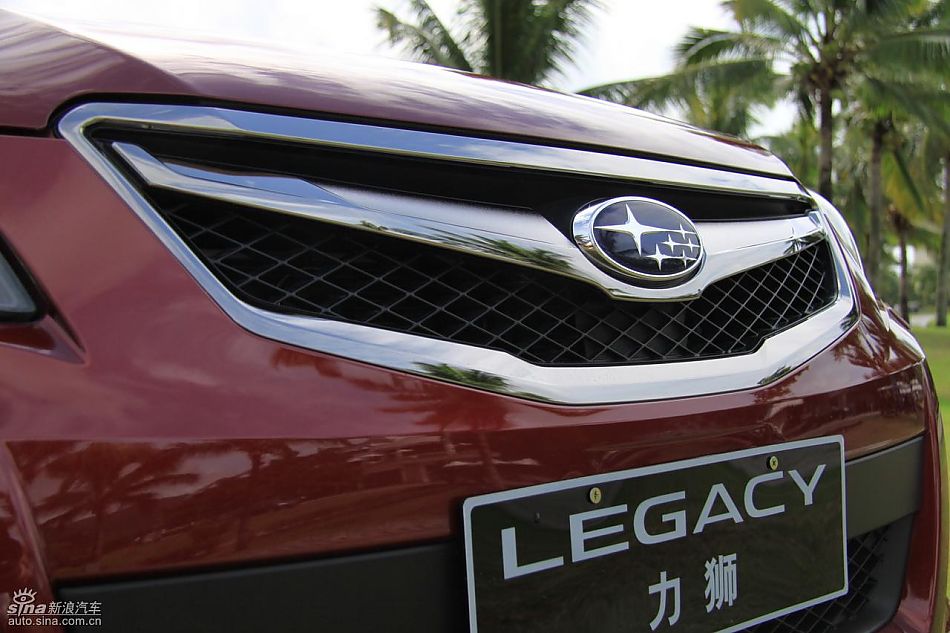 斯巴鲁新力狮外观实拍图