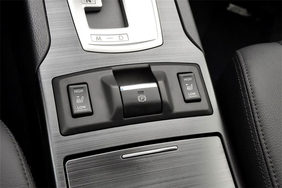 力狮 2013款 2.5i-X CVT 豪华版 内饰