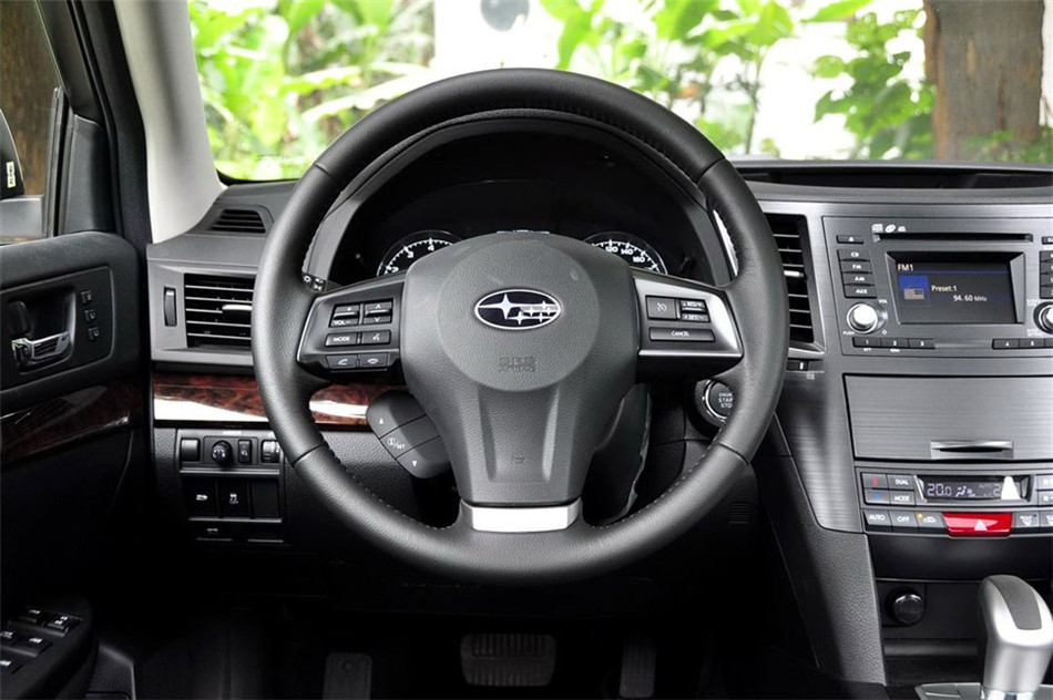 力狮 2013款 2.5i-X CVT 豪华版 内饰