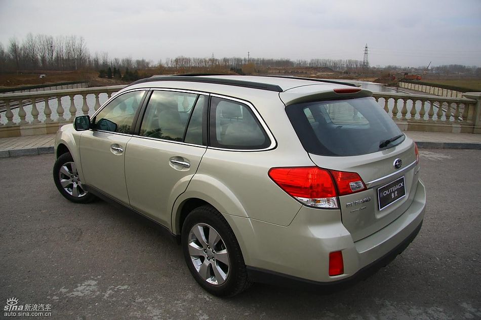 斯巴鲁新傲虎外观实拍