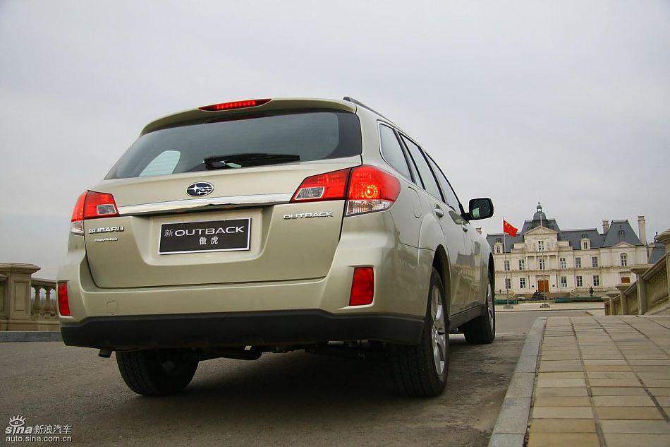 斯巴鲁新傲虎外观实拍