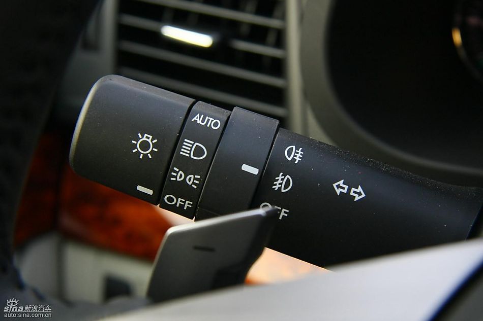 斯巴鲁新傲虎内饰实拍